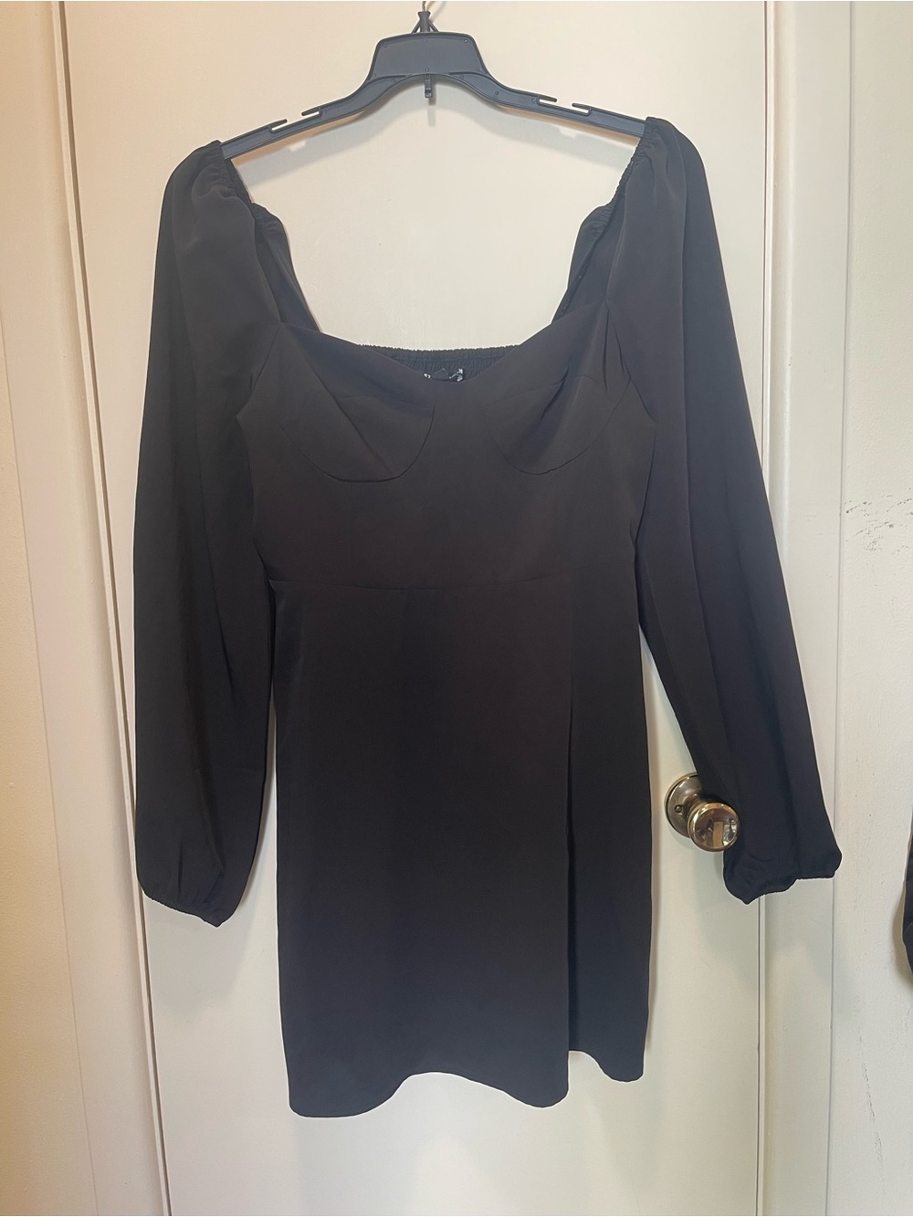 Steve Madden Black Long-Sleeve Mini Dress with Sweetheart Scoop PTP 15.5 x 33 L